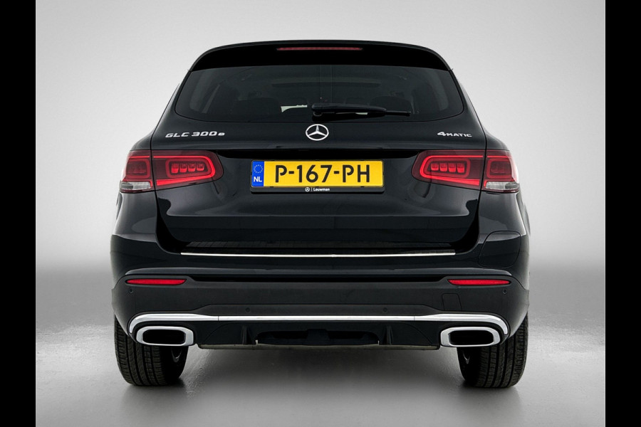 Mercedes-Benz GLC 300 e 4MATIC Business Solution AMG | Panoramadak | Lichtmetalen velgen | Navigatie | Parking support | camera achter | Inclusief 24 maanden MB Certified garantie voor Europa.