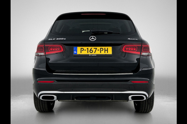 Mercedes-Benz GLC 300 e 4MATIC Business Solution AMG | Panoramadak | Lichtmetalen velgen | Navigatie | Parking support | camera achter | Inclusief 24 maanden MB Certified garantie voor Europa.