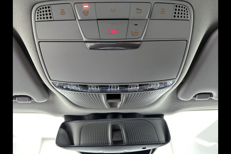 Mercedes-Benz GLC 300 e 4MATIC Business Solution AMG | Panoramadak | Lichtmetalen velgen | Navigatie | Parking support | camera achter | Inclusief 24 maanden MB Certified garantie voor Europa.