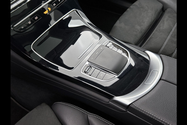 Mercedes-Benz GLC 300 e 4MATIC Business Solution AMG | Panoramadak | Lichtmetalen velgen | Navigatie | Parking support | camera achter | Inclusief 24 maanden MB Certified garantie voor Europa.