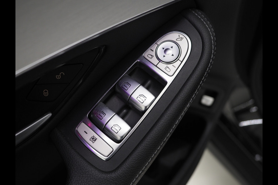 Mercedes-Benz GLC 300e 4MATIC AMG | Panoramadak | 360 | Keyless | Virtual | Stoelverwarming | Carplay