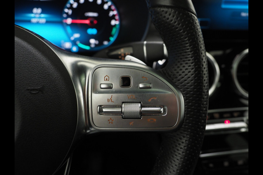 Mercedes-Benz GLC 300e 4MATIC AMG | Panoramadak | 360 | Keyless | Virtual | Stoelverwarming | Carplay