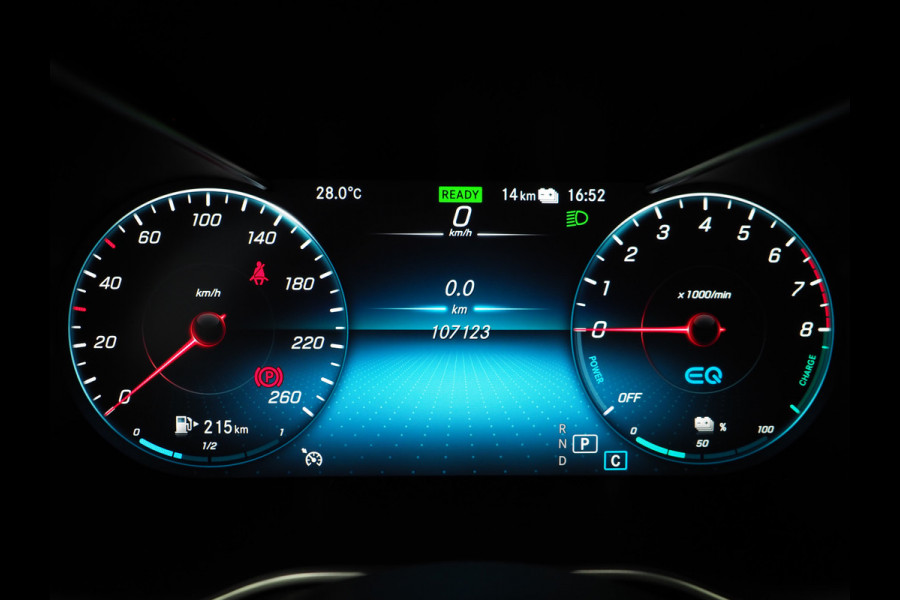 Mercedes-Benz GLC 300e 4MATIC AMG | Panoramadak | 360 | Keyless | Virtual | Stoelverwarming | Carplay