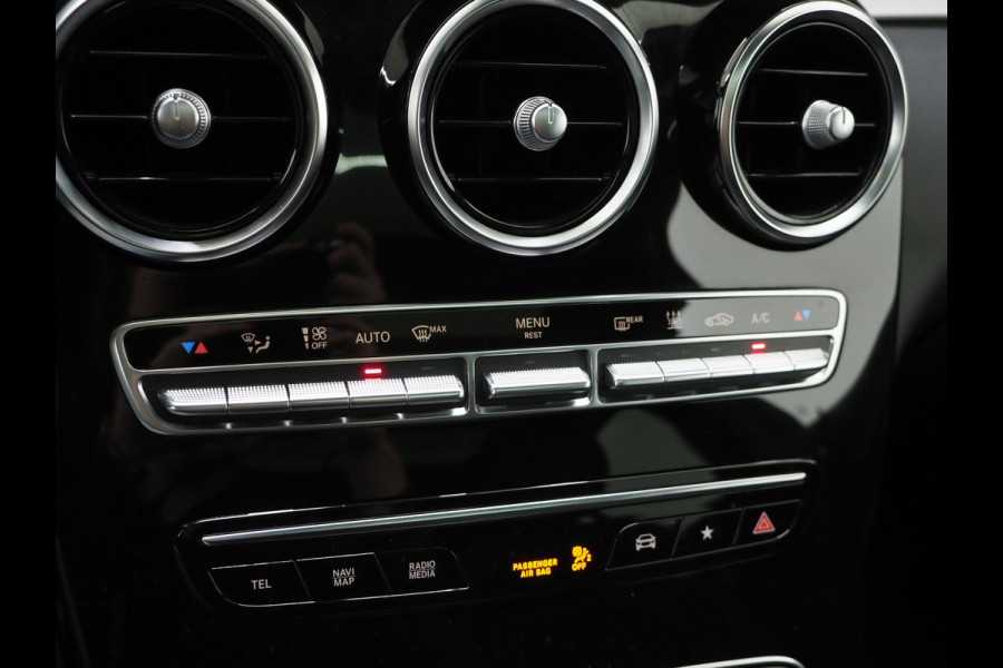 Mercedes-Benz GLC 300e 4MATIC AMG | Panoramadak | 360 | Keyless | Virtual | Stoelverwarming | Carplay