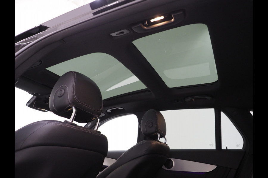 Mercedes-Benz GLC 300e 4MATIC AMG | Panoramadak | 360 | Keyless | Virtual | Stoelverwarming | Carplay