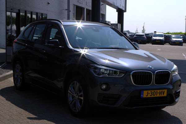 BMW X1 xDrive20i 192 PK Automaat High Executive, Head-Up, Climate Control, Trekhaak, Sportstoelen