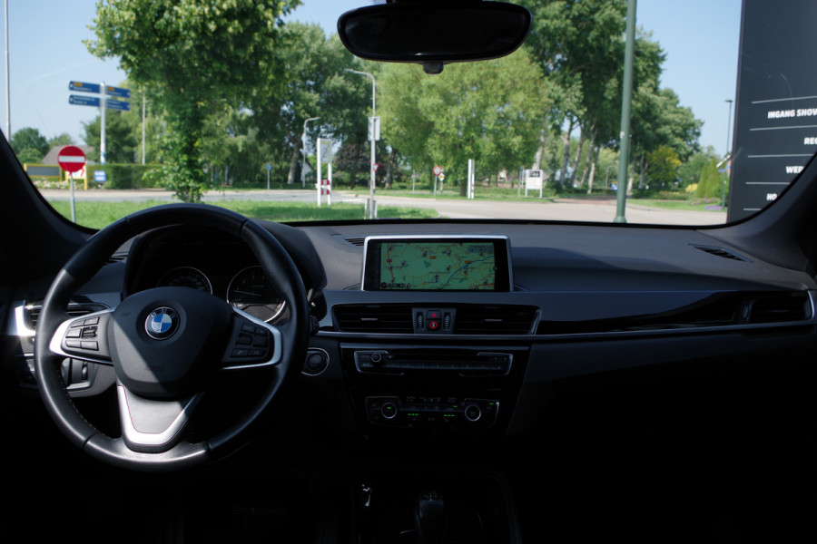 BMW X1 xDrive20i 192 PK Automaat High Executive, Head-Up, Climate Control, Trekhaak, Sportstoelen
