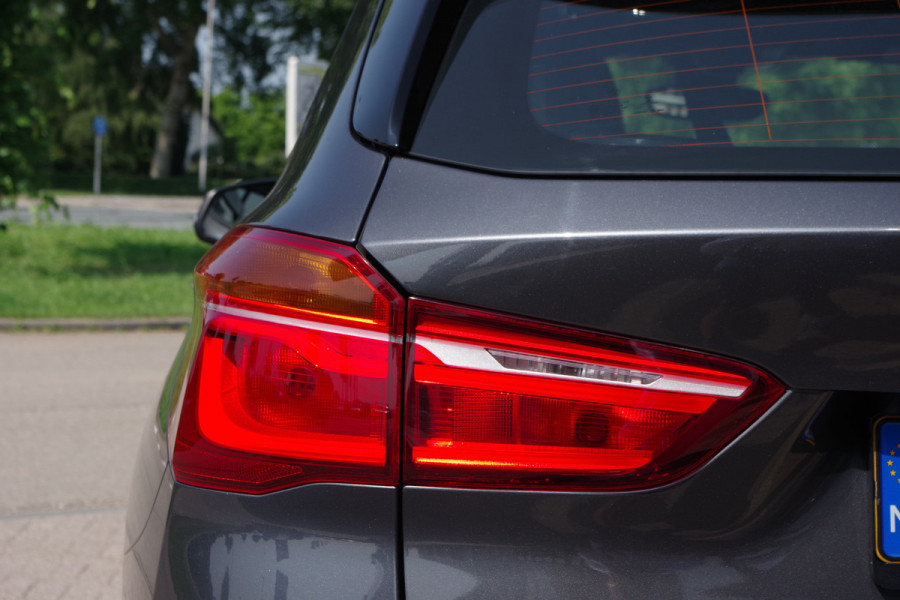 BMW X1 xDrive20i 192 PK Automaat High Executive, Head-Up, Climate Control, Trekhaak, Sportstoelen