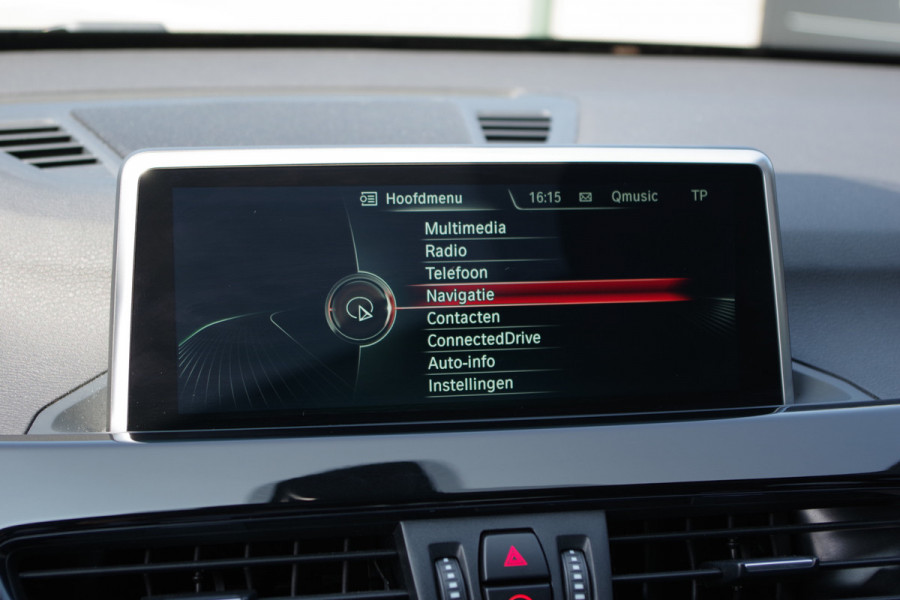 BMW X1 xDrive20i 192 PK Automaat High Executive, Head-Up, Climate Control, Trekhaak, Sportstoelen