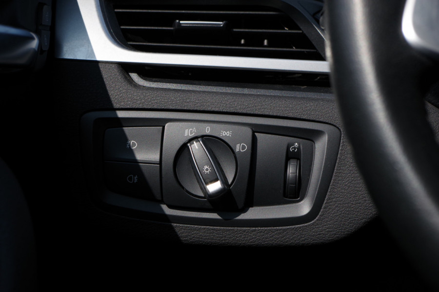 BMW X1 xDrive20i 192 PK Automaat High Executive, Head-Up, Climate Control, Trekhaak, Sportstoelen