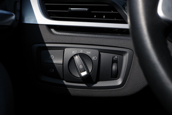 BMW X1 xDrive20i 192 PK Automaat High Executive, Head-Up, Climate Control, Trekhaak, Sportstoelen