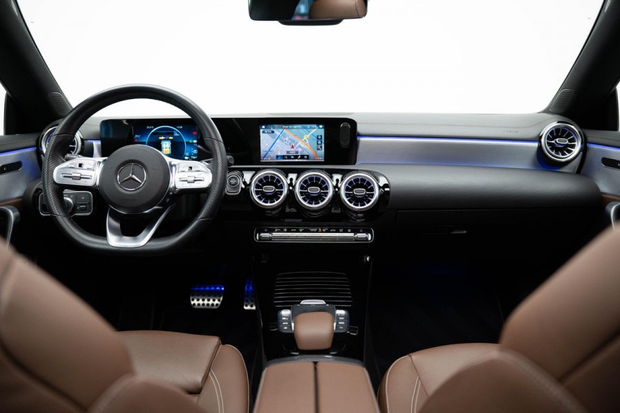 Mercedes-Benz CLA-Klasse Shooting Brake 250 e AMG Line |Pano|Leder|Ambient|Trekhaak|Adaptive|