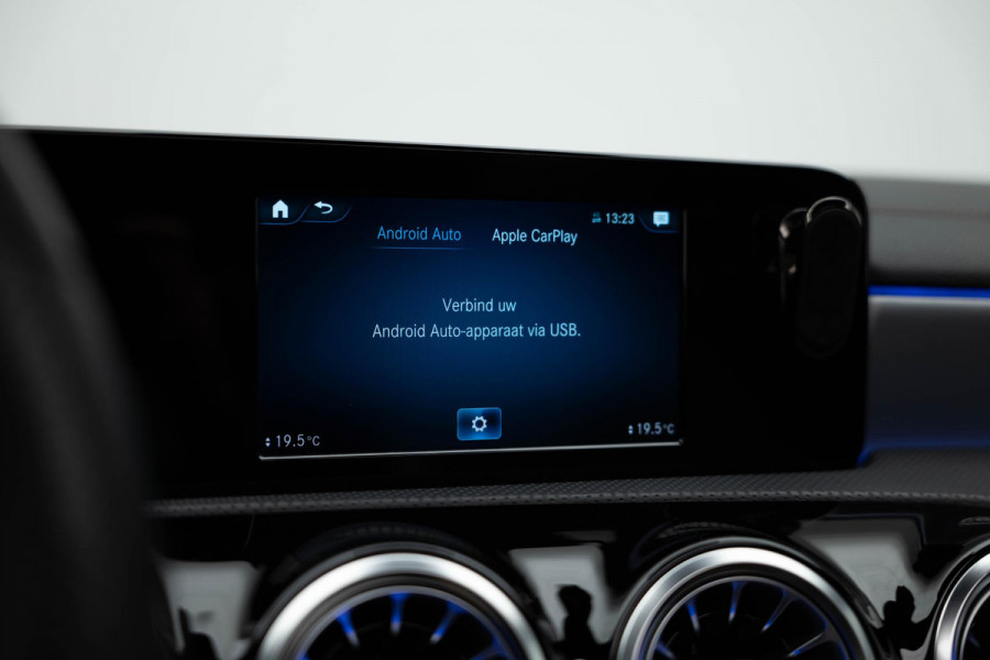 Mercedes-Benz CLA-Klasse Shooting Brake 250 e AMG Line |Pano|Leder|Ambient|Trekhaak|Adaptive|