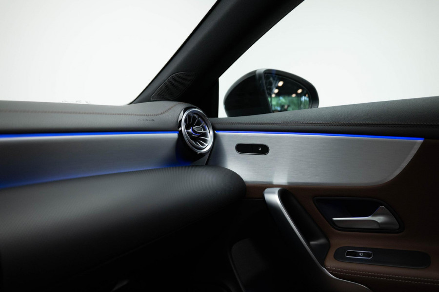 Mercedes-Benz CLA-Klasse Shooting Brake 250 e AMG Line |Pano|Leder|Ambient|Trekhaak|Adaptive|