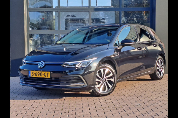 Volkswagen Golf 1.5 eTSI R-Line Business+ | LED | Trekhaak | All-seasons | ACC | Keyless | Stoelverwarming |
