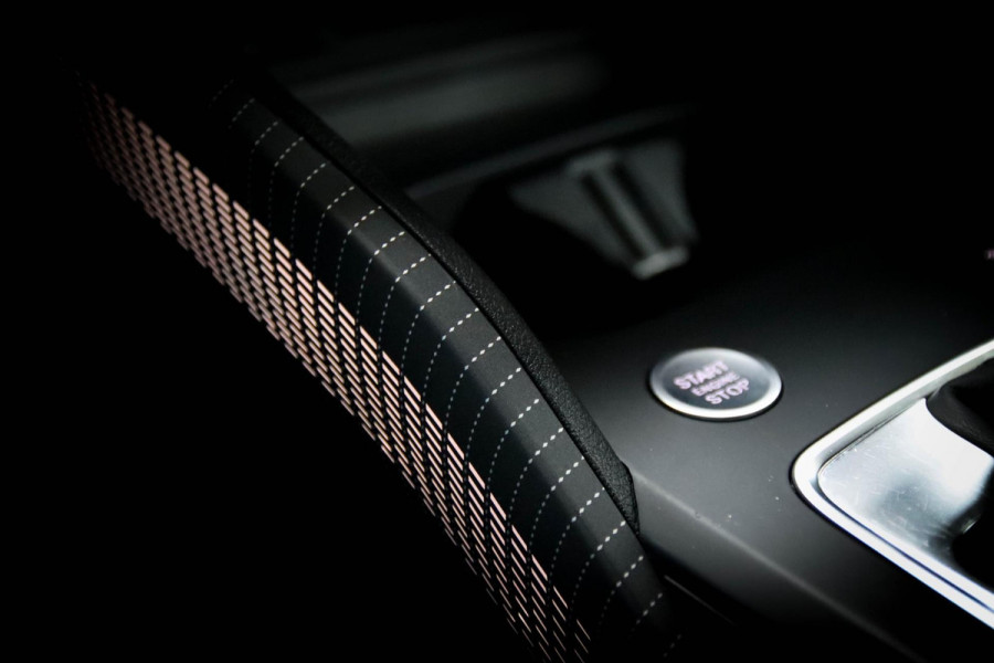 Audi Q2 1.5 35TFSI S Edition One S-line 150pk S-Tronic|1e|DLR|Panoramadak|Virtual Cockpit|LED Matrix|3D Knippers|B&O|Camera|19inch