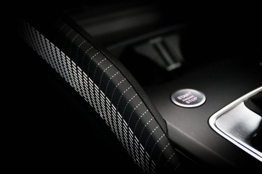 Audi Q2 1.5 35TFSI S Edition One S-line 150pk S-Tronic|1e|DLR|Panoramadak|Virtual Cockpit|LED Matrix|3D Knippers|B&O|Camera|19inch
