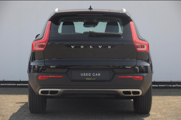Volvo XC40 T3 163PK Automaat Momentum Pro / Parkeersensoren met camera / Trekhaak / Elektrische achterklep / Bluetooth / Apple carplay / Cruise control / On call