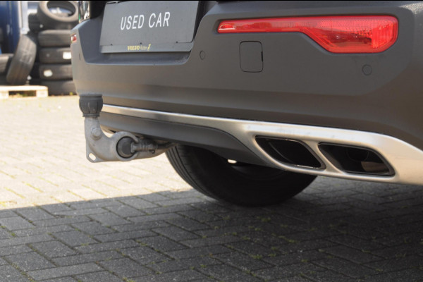 Volvo XC40 T3 163PK Automaat Momentum Pro / Parkeersensoren met camera / Trekhaak / Elektrische achterklep / Bluetooth / Apple carplay / Cruise control / On call