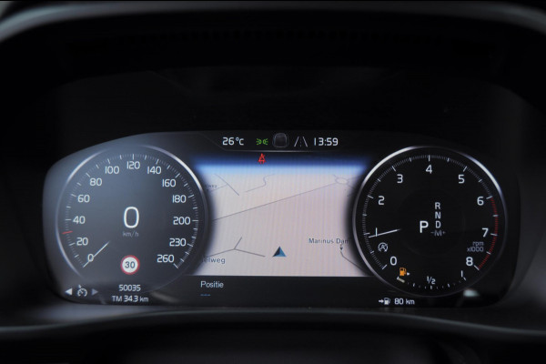 Volvo XC40 T3 163PK Automaat Momentum Pro / Parkeersensoren met camera / Trekhaak / Elektrische achterklep / Bluetooth / Apple carplay / Cruise control / On call
