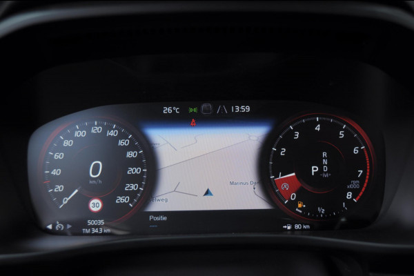 Volvo XC40 T3 163PK Automaat Momentum Pro / Parkeersensoren met camera / Trekhaak / Elektrische achterklep / Bluetooth / Apple carplay / Cruise control / On call