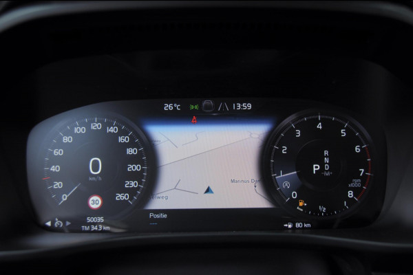 Volvo XC40 T3 163PK Automaat Momentum Pro / Parkeersensoren met camera / Trekhaak / Elektrische achterklep / Bluetooth / Apple carplay / Cruise control / On call