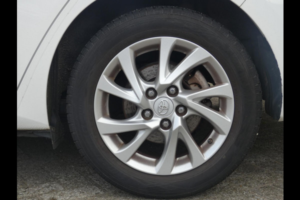 Toyota Auris Touring Sports 1.8 Hybrid Dynamic Go | NAVIGATIE | ACHTERUITRIJCAMERA |