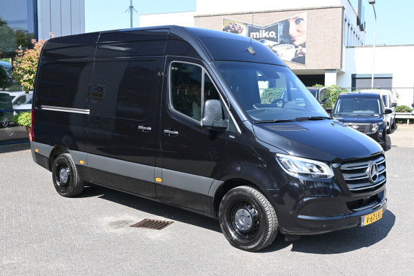 Mercedes-Benz Sprinter 319 CDI 3.0 V6 L2H2 LED, MBUX 10.25 met 360 graden camera, Distronic, Sluithulp