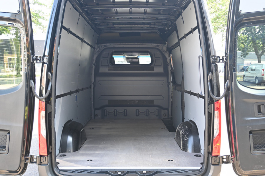 Mercedes-Benz Sprinter 319 CDI 3.0 V6 L2H2 LED, MBUX 10.25 met 360 graden camera, Distronic, Sluithulp