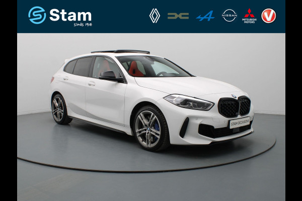 BMW 1-serie M135i 306pk xDrive High Executive Harman Kardon | Head-Up | Parkeersens. v+a | Stoel-/stuurverw. | Panoramadak