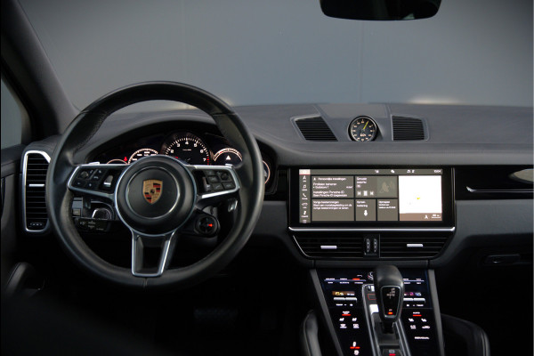 Porsche Cayenne 3.0 E-Hybrid | Sport Chrono | Panoramadak | Bose | Luchtvering | Stoelkoeling | Stoelverwarming | Memory Seats | PDLS | PASM | Camera | Volledig Leder | NAP | Elek. Achterklep | Navigatie | Trekhaak | Sof