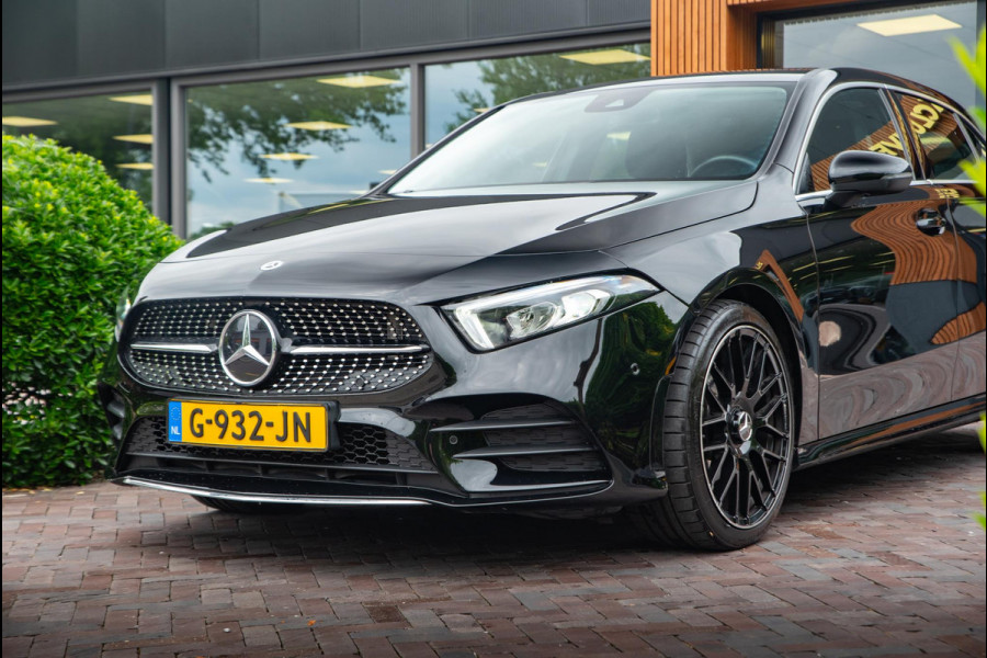 Mercedes-Benz A-Klasse 180 Business Solution AMG Ambient Cruise Navigatie Camera Sportstoelen Leer LED 19" LMV