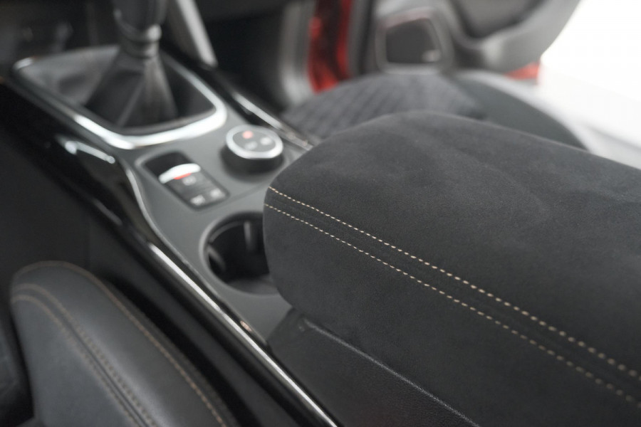Renault Kadjar TCe 140 Black Edition | Camera | Dodehoekdetectie | Adaptieve Cruise Control | Apple Carplay