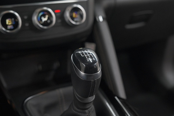Renault Kadjar TCe 140 Black Edition | Camera | Dodehoekdetectie | Adaptieve Cruise Control | Apple Carplay