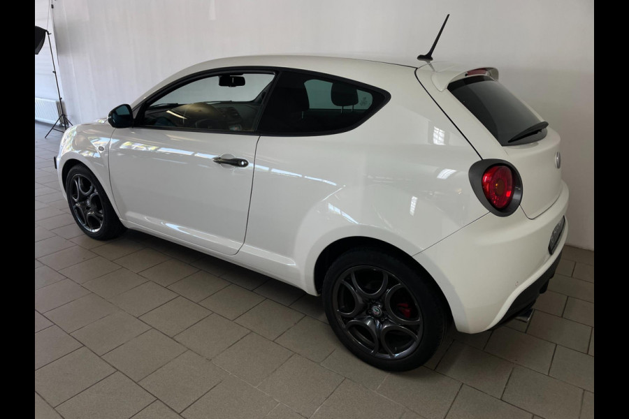 Alfa Romeo MiTo 0.9 TwinAir ECO AIRCO CRUISE SCHERM PDC VELGEN ELEK RAMEN CENT VERG PRIVACYGLAS NIEUWSTAAT