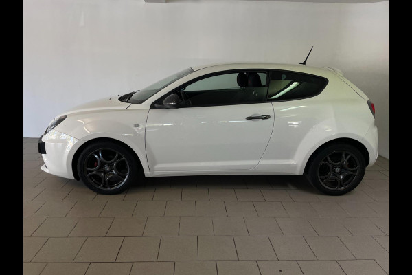 Alfa Romeo MiTo 0.9 TwinAir ECO AIRCO CRUISE SCHERM PDC VELGEN ELEK RAMEN CENT VERG PRIVACYGLAS NIEUWSTAAT