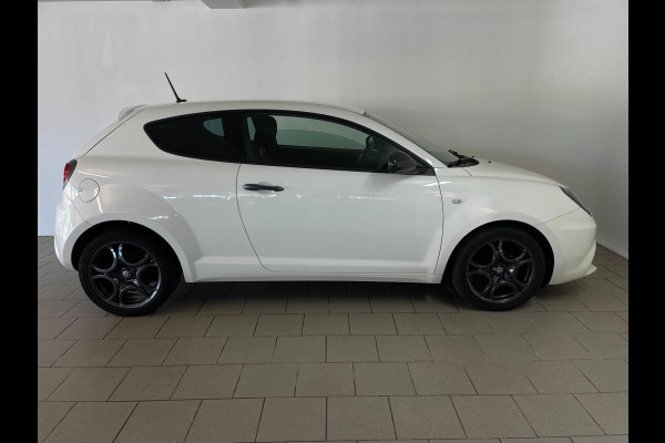 Alfa Romeo MiTo 0.9 TwinAir ECO AIRCO CRUISE SCHERM PDC VELGEN ELEK RAMEN CENT VERG PRIVACYGLAS NIEUWSTAAT