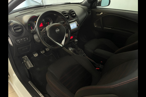Alfa Romeo MiTo 0.9 TwinAir ECO AIRCO CRUISE SCHERM PDC VELGEN ELEK RAMEN CENT VERG PRIVACYGLAS NIEUWSTAAT