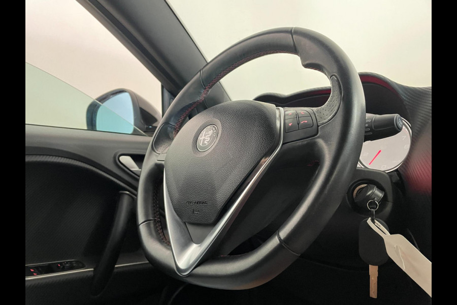 Alfa Romeo MiTo 0.9 TwinAir ECO AIRCO CRUISE SCHERM PDC VELGEN ELEK RAMEN CENT VERG PRIVACYGLAS NIEUWSTAAT