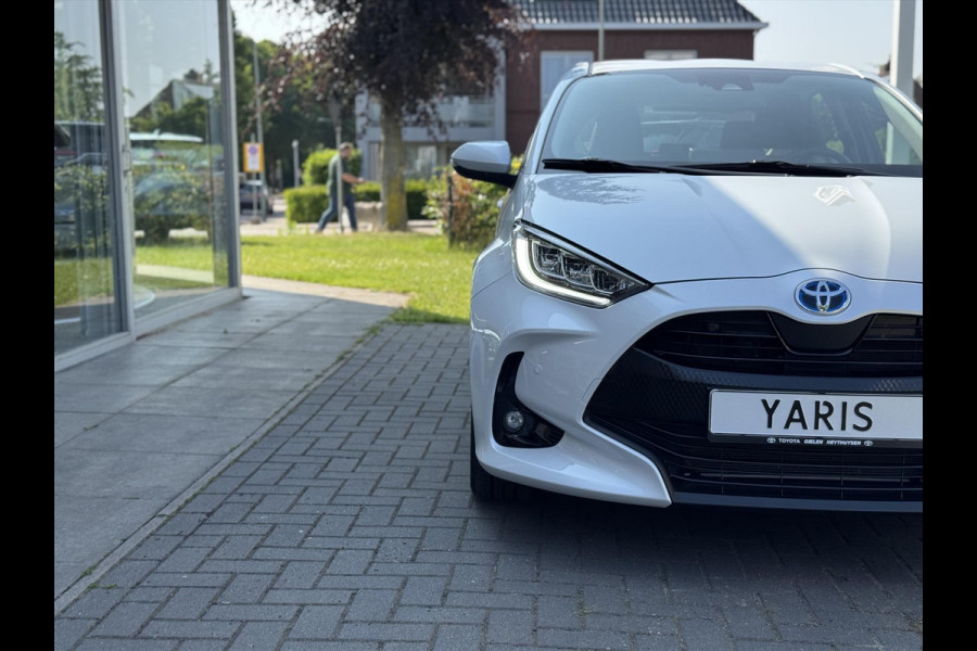 Toyota Yaris 1.5 Hybrid Dynamic Plus | Dodehoekherkenning, Parkeersensoren, Parelmoer wit, Stoelverwarming, Keyless, 16inch