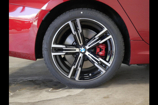 BMW 3 Serie Touring 330e xDrive - M-Sport Pro - LCi 2 - Grote Range - Pano - Trekhaak - ACC