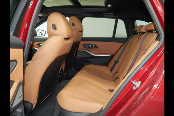 BMW 3 Serie Touring 330e xDrive - M-Sport Pro - LCi 2 - Grote Range - Pano - Trekhaak - ACC