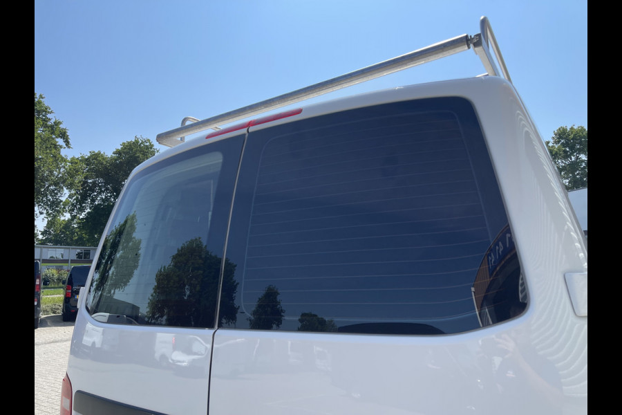 Volkswagen Transporter 2.0 TDI 102pk L2H1 Trendline / vaste prijs rijklaar € 13.950 ex btw / lease vanaf € 316 / euro 6 diesel / bpm vrij / airco / imperial / trekhaak 2200 kg !