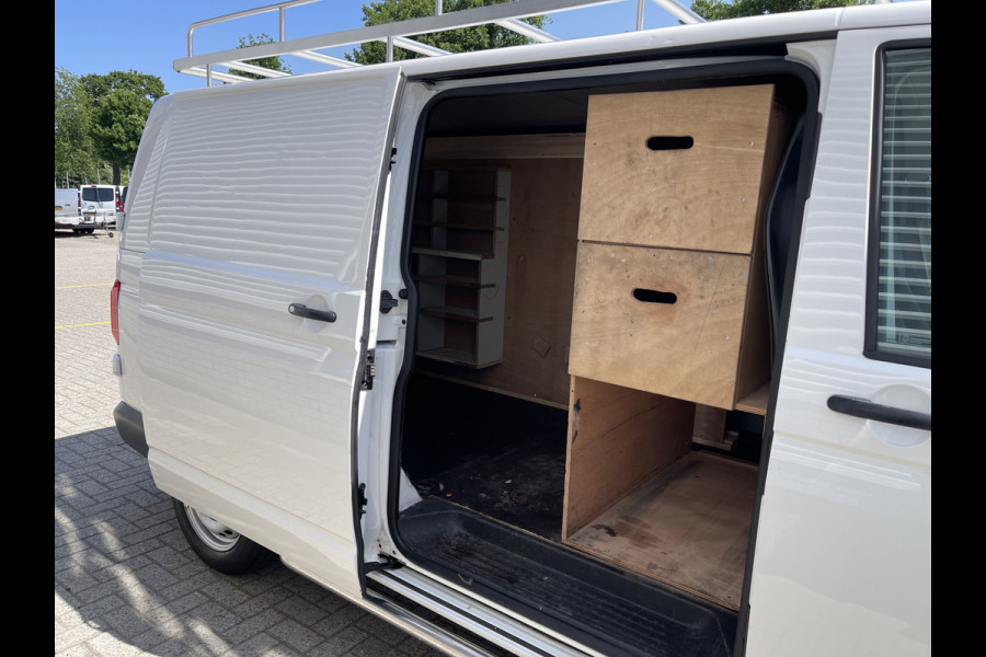 Volkswagen Transporter 2.0 TDI 102pk L2H1 Trendline / vaste prijs rijklaar € 13.950 ex btw / lease vanaf € 316 / euro 6 diesel / bpm vrij / airco / imperial / trekhaak 2200 kg !