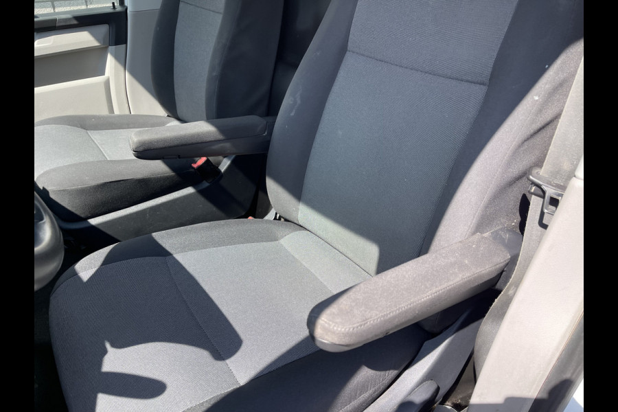Volkswagen Transporter 2.0 TDI 102pk L2H1 Trendline / vaste prijs rijklaar € 13.950 ex btw / lease vanaf € 316 / euro 6 diesel / bpm vrij / airco / imperial / trekhaak 2200 kg !