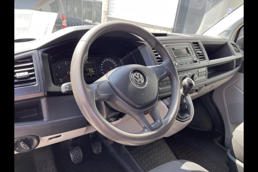 Volkswagen Transporter 2.0 TDI 102pk L2H1 Trendline / vaste prijs rijklaar € 13.950 ex btw / lease vanaf € 316 / euro 6 diesel / bpm vrij / airco / imperial / trekhaak 2200 kg !