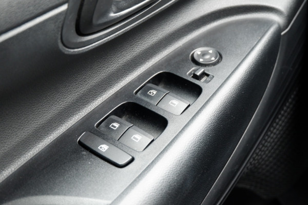 Hyundai i20 1.2i-Comfort .Stoelverw! Rijklaarprijs incl 12MND BOVAG garantie