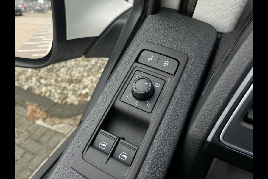 Volkswagen Transporter 2.0 TDI L2H1 DC Higline AUTOMAAT!