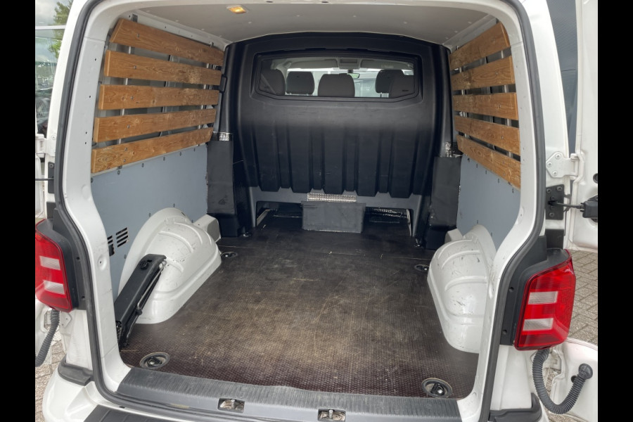 Volkswagen Transporter 2.0 TDI L2H1 DC Higline AUTOMAAT!