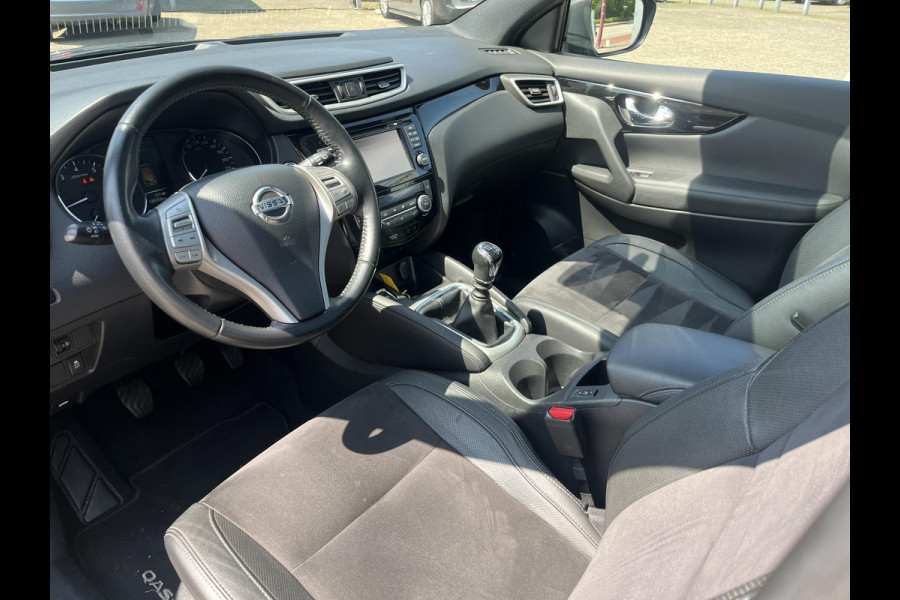 Nissan QASHQAI 1.2 N-Vision 115pk Trekhaak | Panoramadak | 360 graden Camera's | Stoelverwarming | Navigatie | Bluetooth